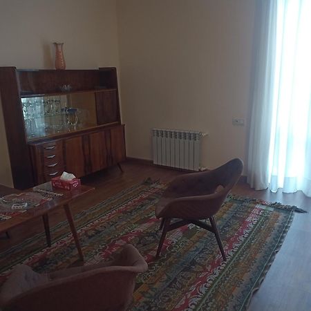 Spacious One Bedroom Apartment In The City Centre Ereván Exterior foto