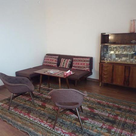 Spacious One Bedroom Apartment In The City Centre Ereván Exterior foto