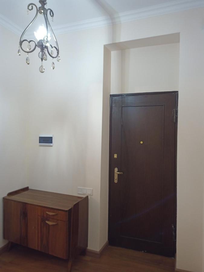 Spacious One Bedroom Apartment In The City Centre Ereván Exterior foto