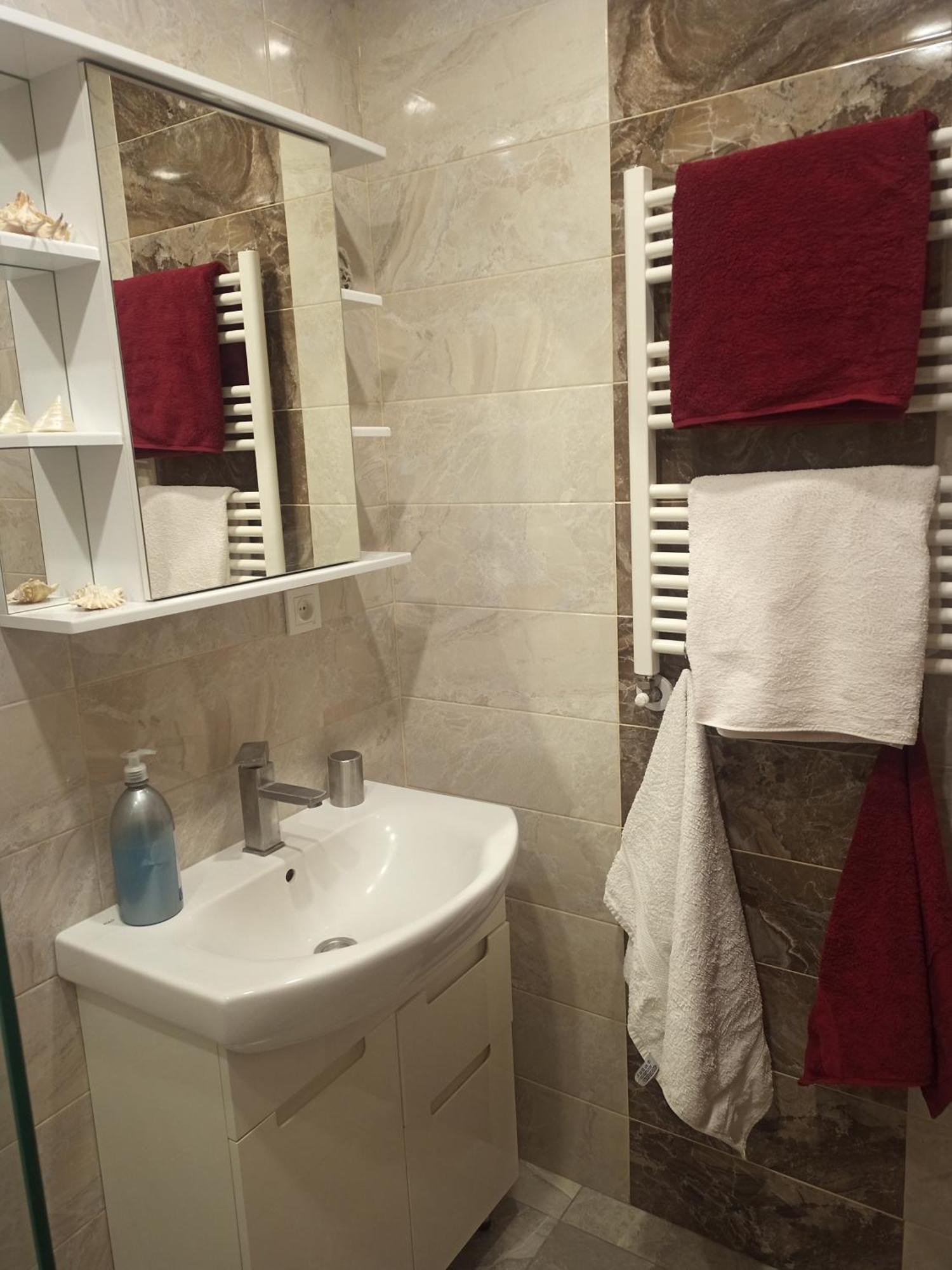 Spacious One Bedroom Apartment In The City Centre Ereván Exterior foto